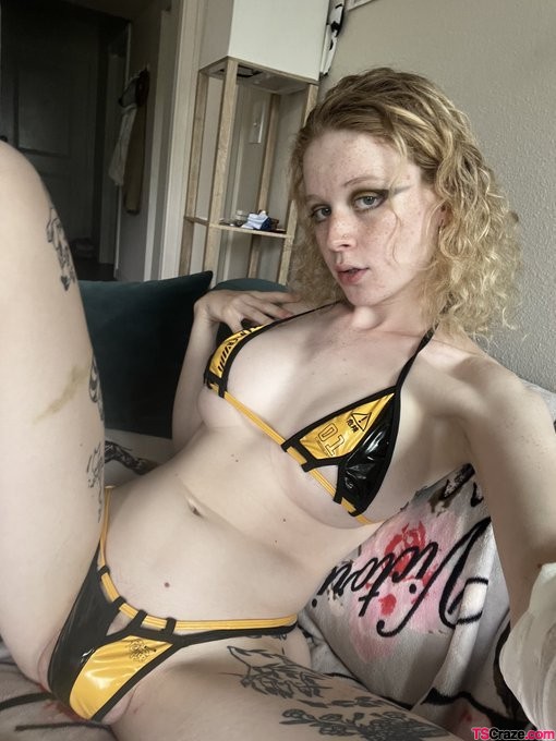 trans-goth-girlfriend